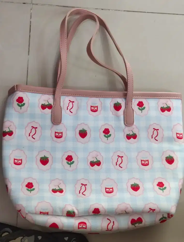 Tas selempang wanita