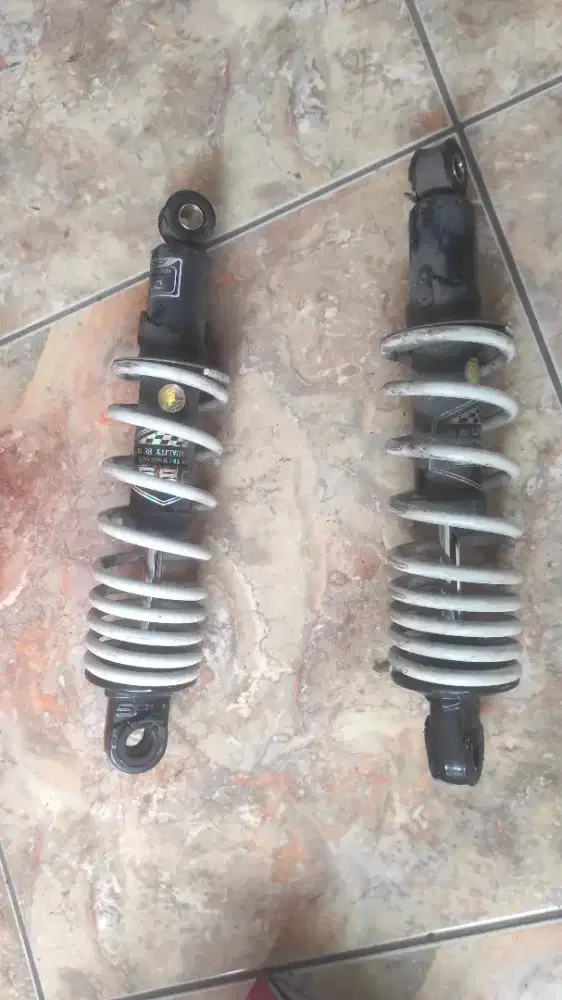 DBS shockbreaker putih