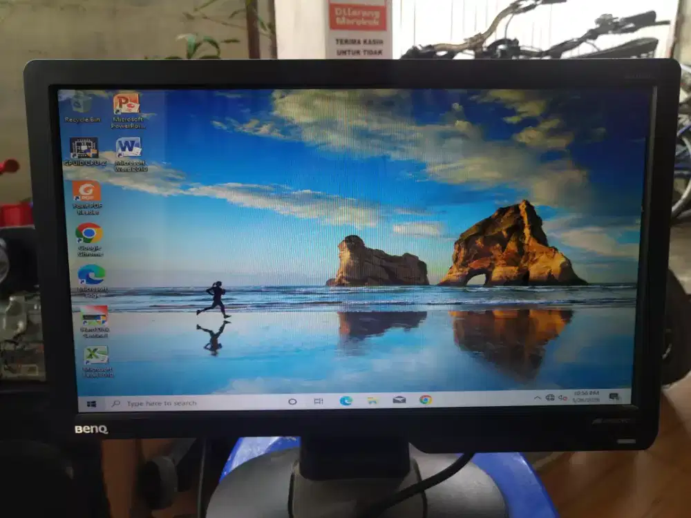 Lcd monitor Benq 16 inc siap pakai