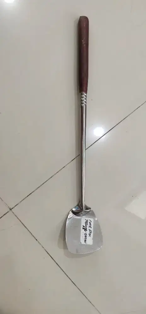 Sotel stanlies gagang kayu