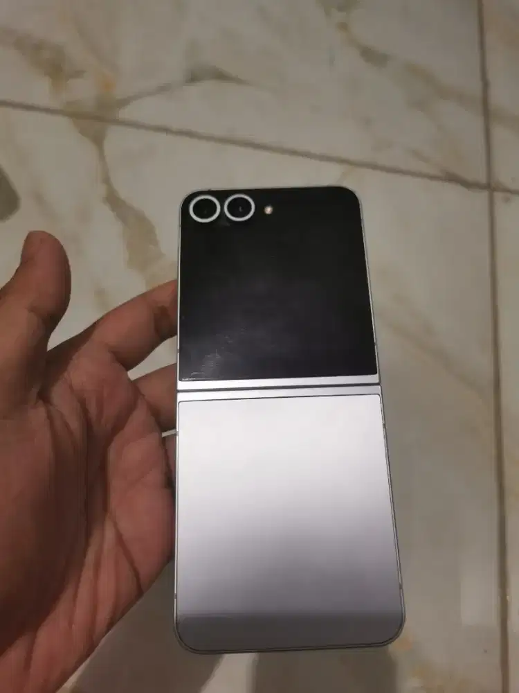 Dijual samsung z flip 6