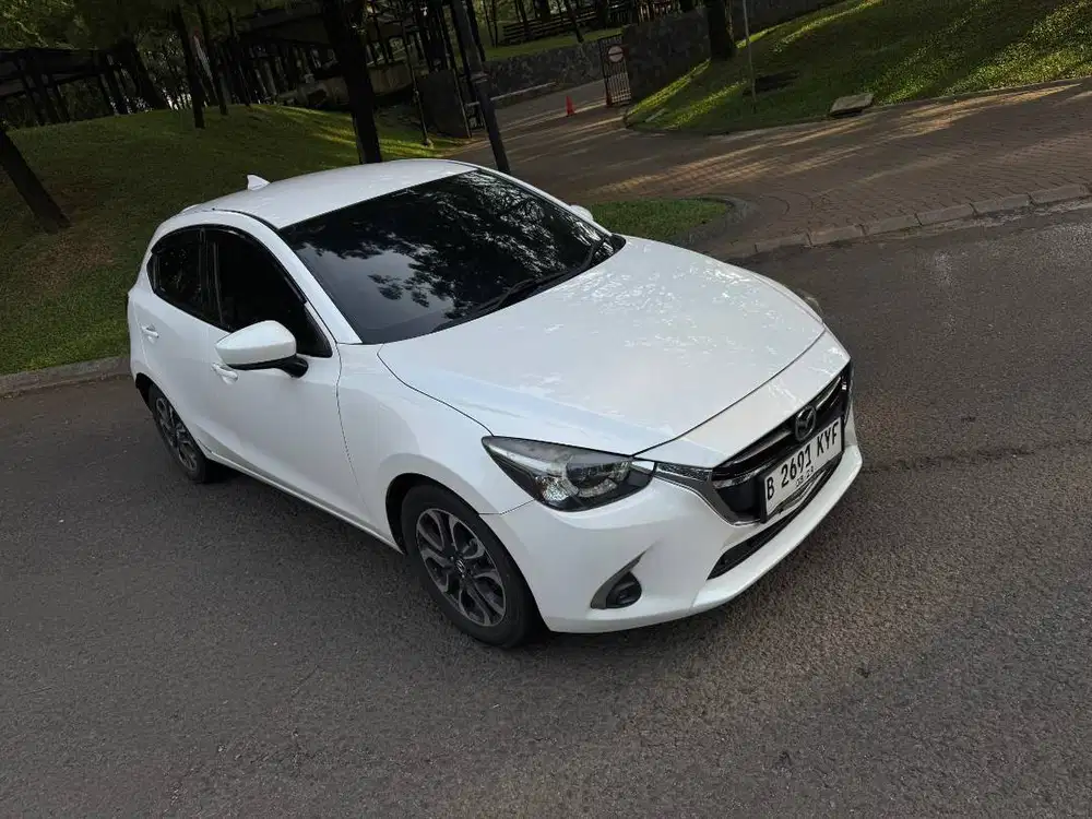 Mazda 2 R Skyactiv 2017 AT.