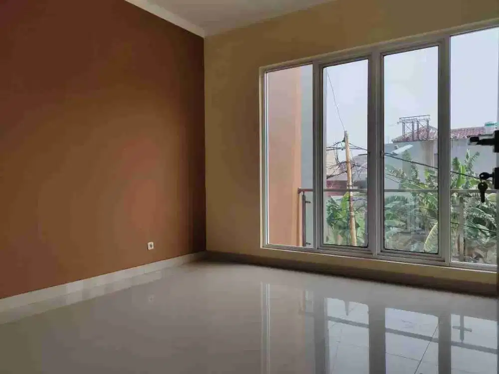 Dijual rumah bangunan baru di Pulomas Jakarta Timur
