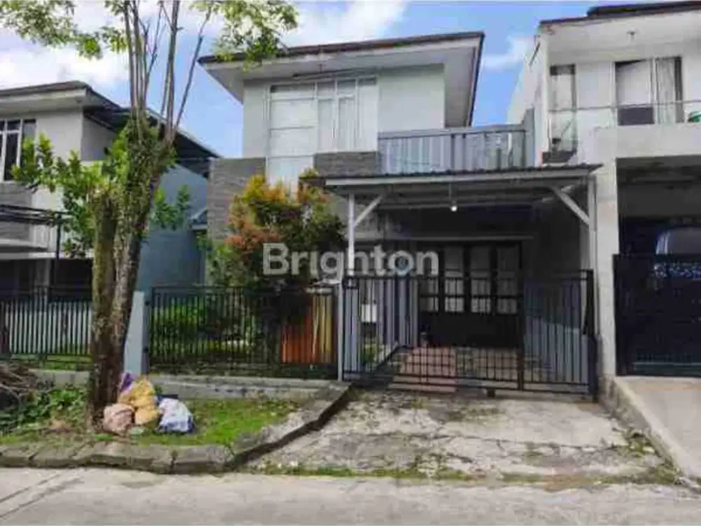 DIJUAL RUMAH BESAR FULLFURNIS LOKASI TENGAH KOTA DALAM PERUMAHAN REGENCY AMAN NYAMAN HARGA NEGO
