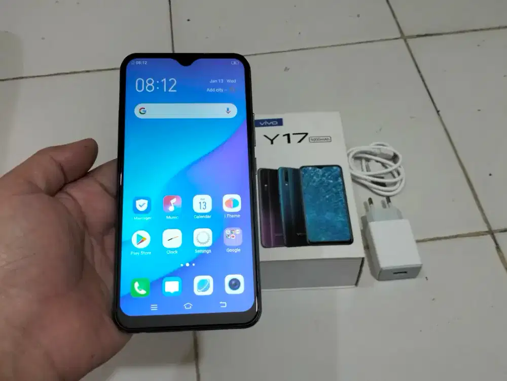BUTUH UANG VIVO Y17 RAM 8GB / 256GB 4G LTE Duos 6.35in Finger 5000Mah