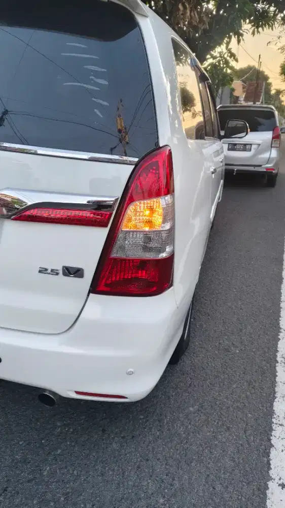 innova Diesel matic V barong di jogja