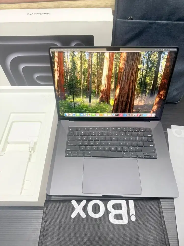Macbook m4 pro 16inc 24/512gb garansi resmi ibox on april 2027 bh 100%