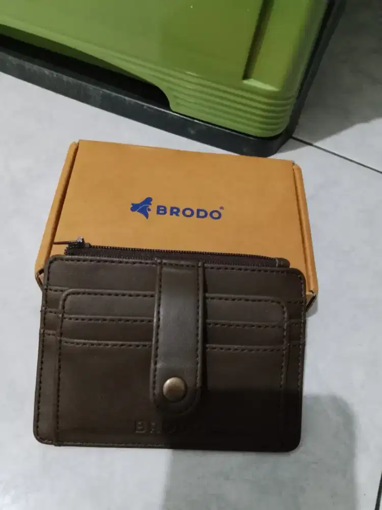 Dompet kartu merk BRODO
