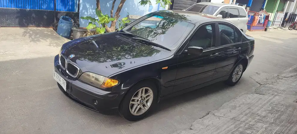 BMW 318i 2003 Bensin