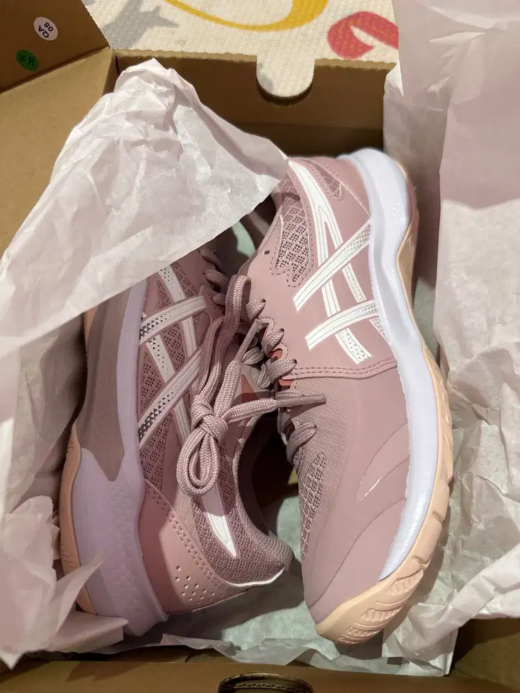 Sepatuuu badminton baru