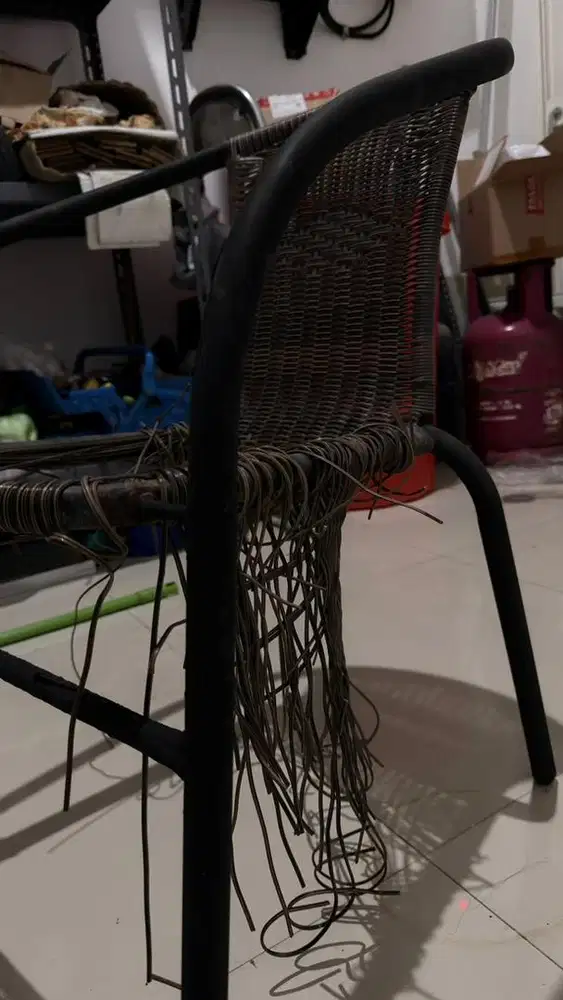 Meja kopi dan kursi informa