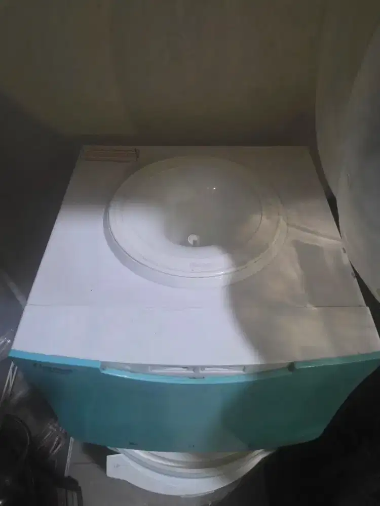 Dispenser cosmos tiga pengaturan suhu