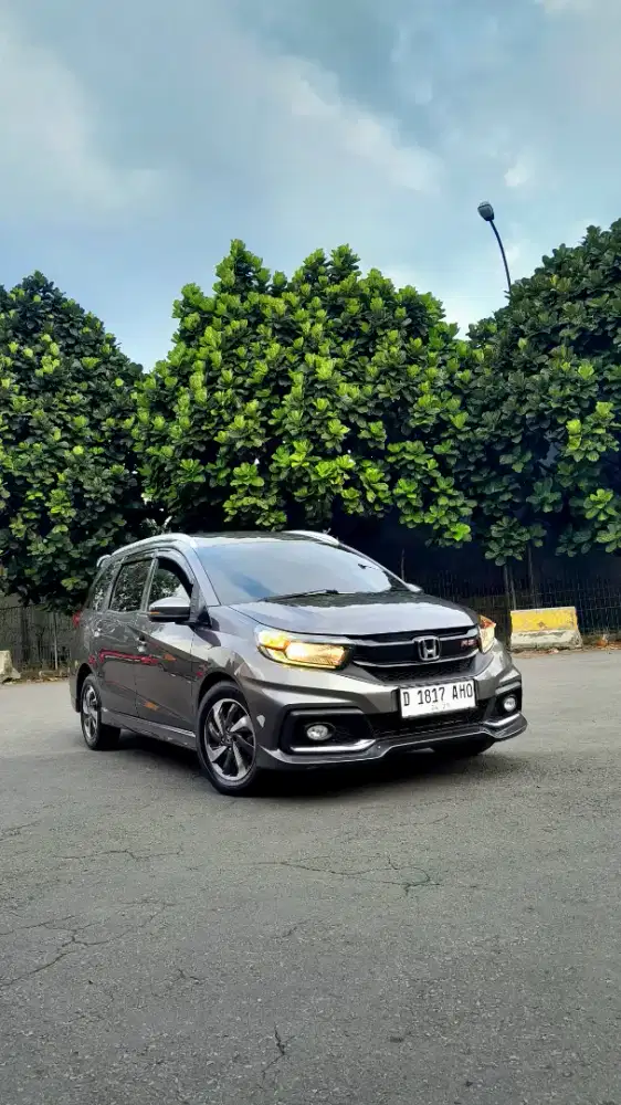 Honda Mobilio RS at