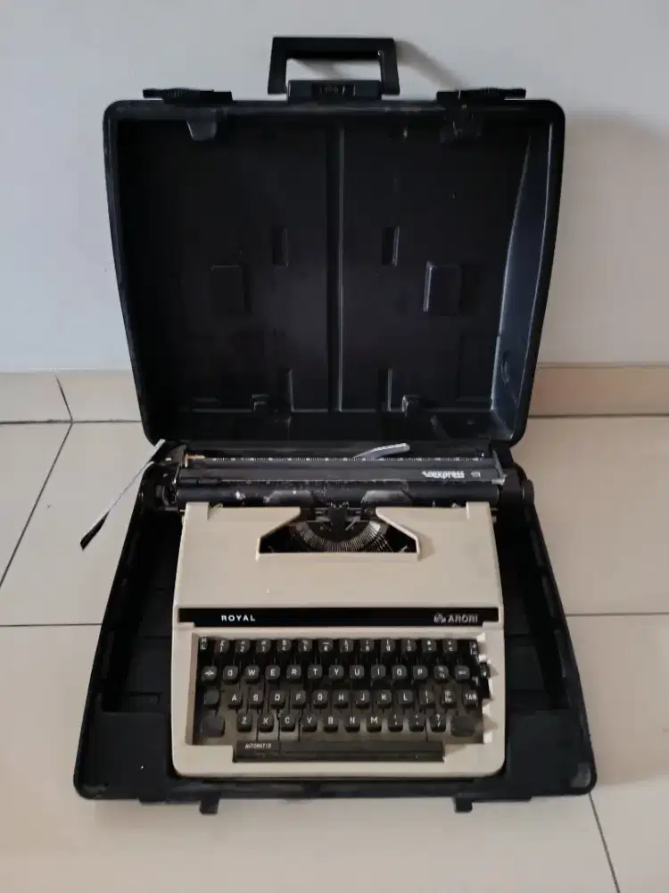 Jual mesin tik jadul