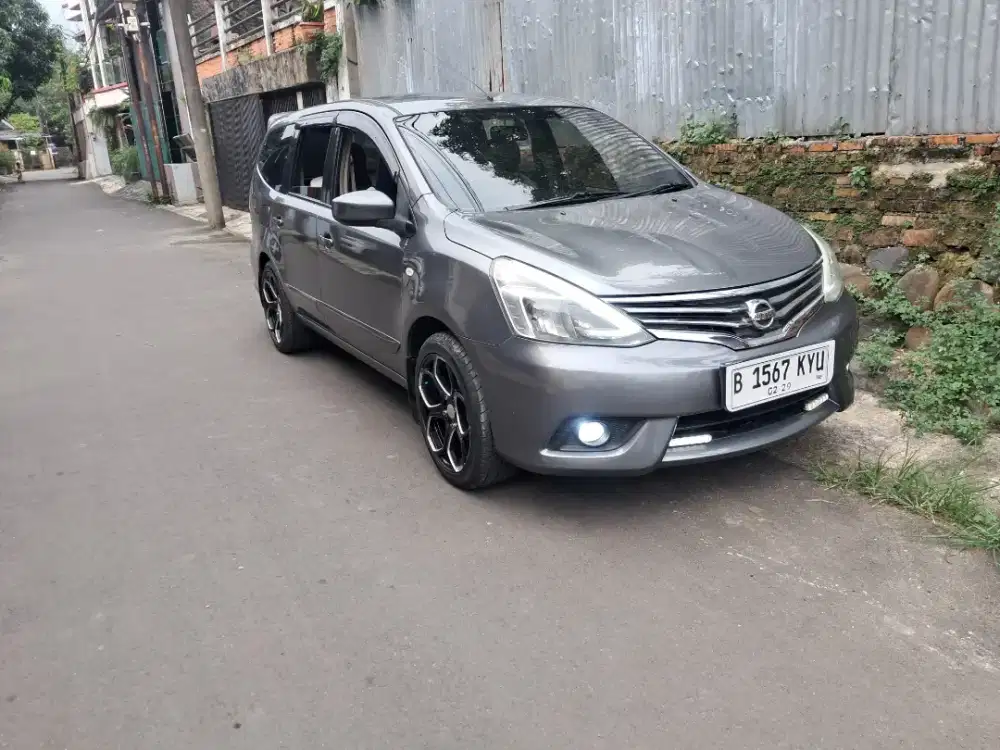 Nissan Grand livina 2013 Bensin