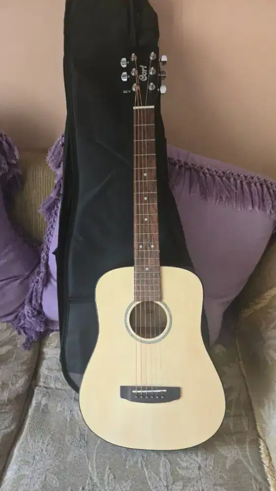 Gitar cort model AD MINI E OP