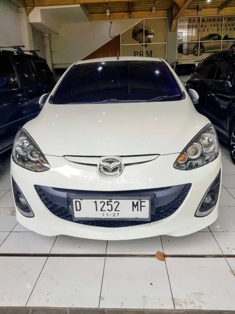 MAZDA 2 R AT 2014