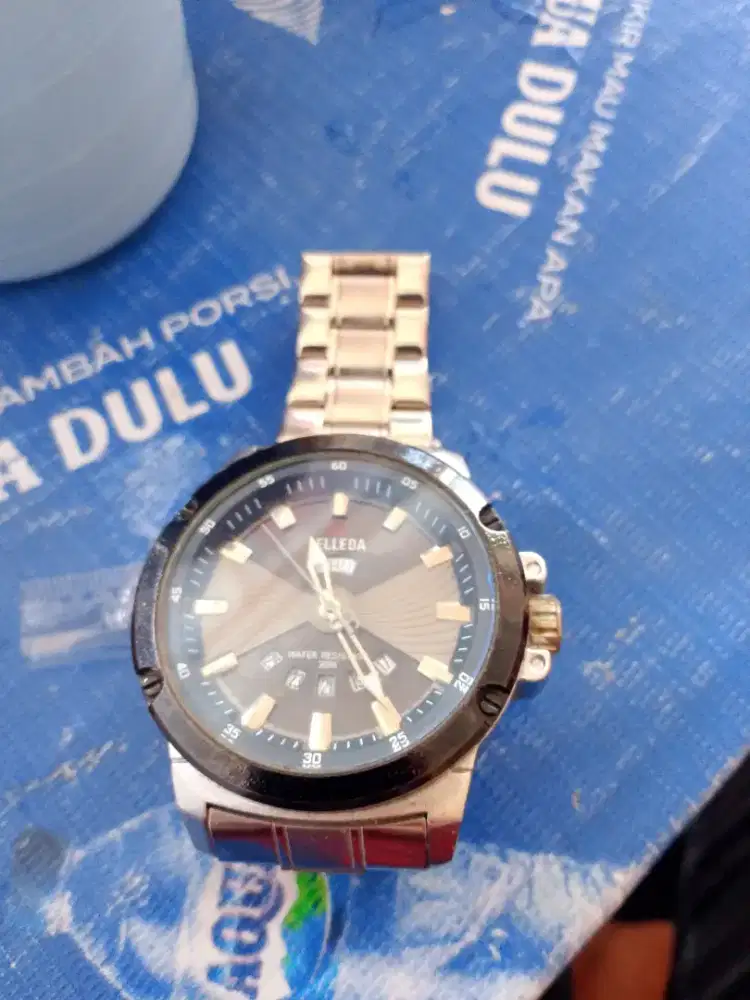 Jam tangan merek Belleda