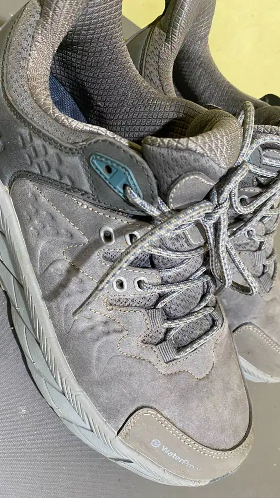 sepatu hiking hush puppies