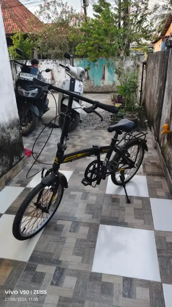 Sepeda lipat kondisi baik