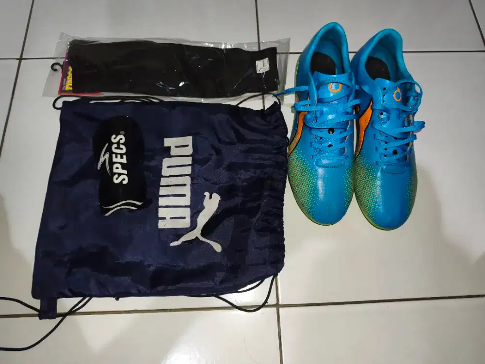 Sepatu bola Ortuseight sirius size 42 Full set. 200k net.
