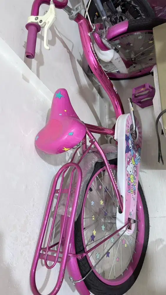 Sepeda sanrio edition pink