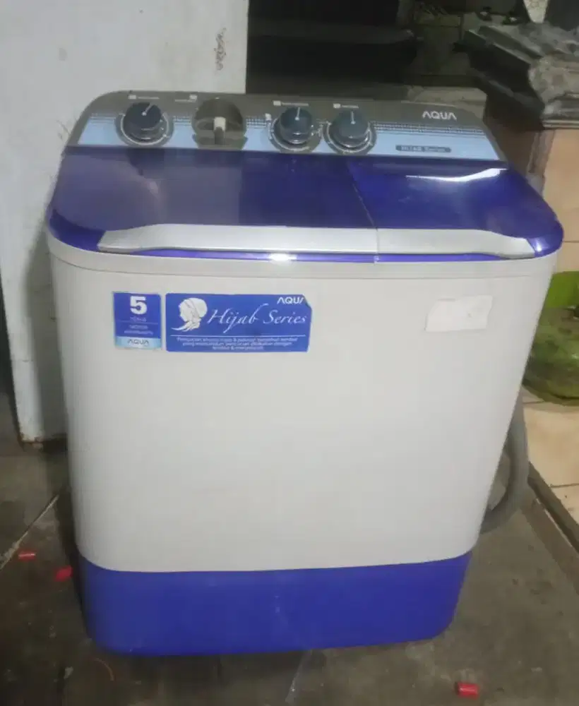 Mesin cuci 2tabung merek Aqua 7,5kg