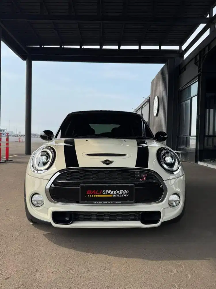 Mini cooper S Doors A/T 2019,KM 18 RB service Record