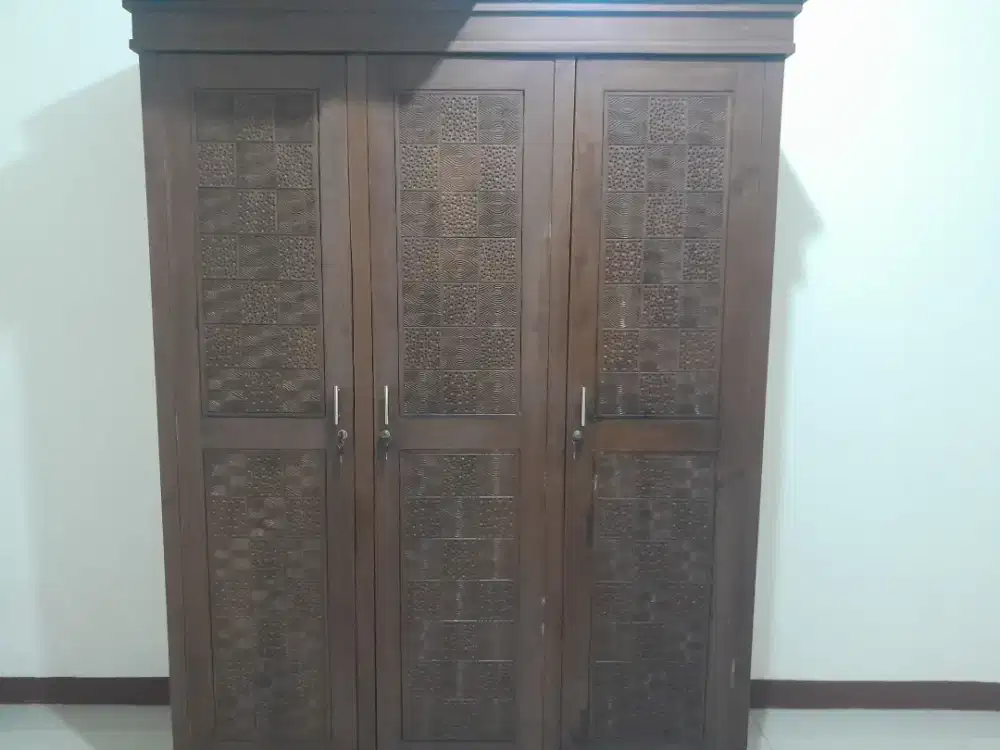Lemari jepara/ jati