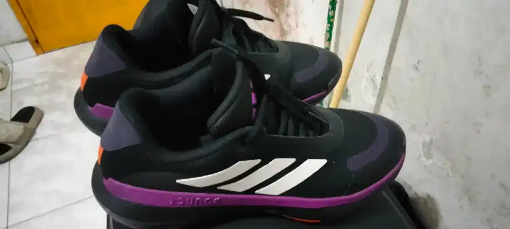 Jual sepatu basket adidas pria