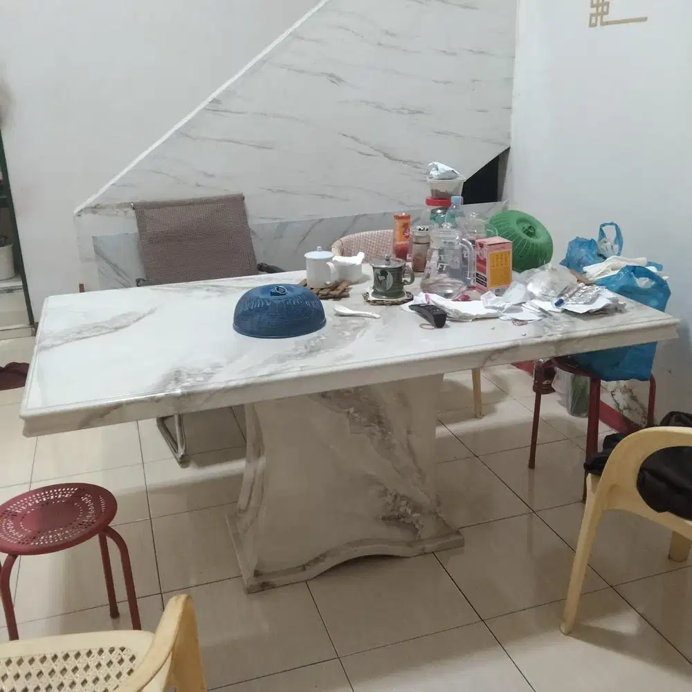Meja makan bahan marmer masih baru