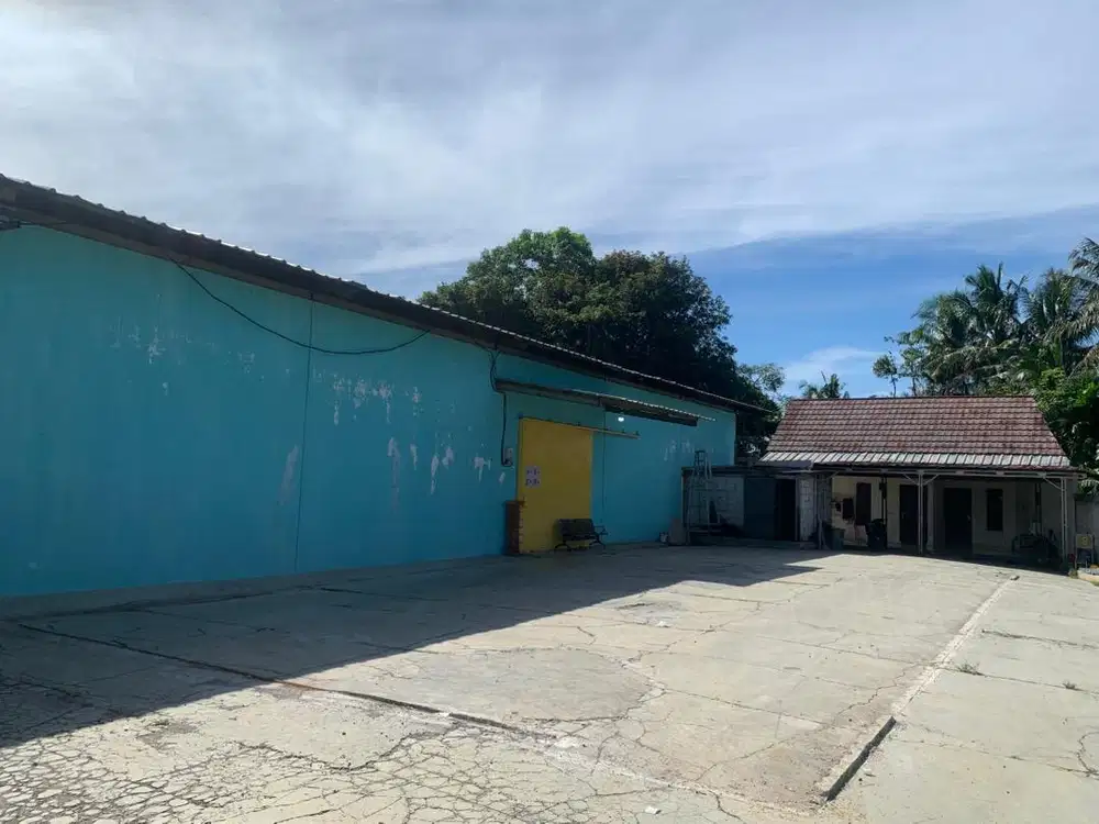 Sewa Tahunan NEGO Gudang Multifungsi LT 2500m2 LB 600m2 plus rumah