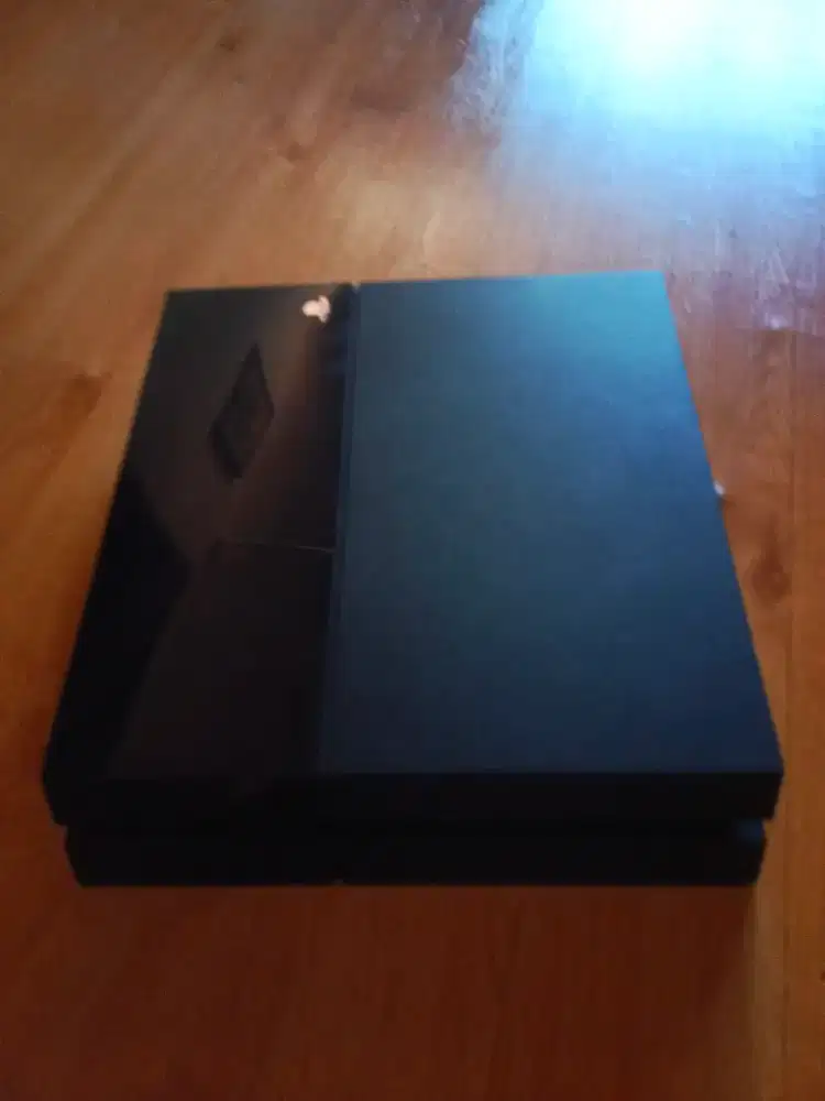 Ps 4 seri fat 500gb+ stik 2 pcs + hardisk external + LCD monitor 19
