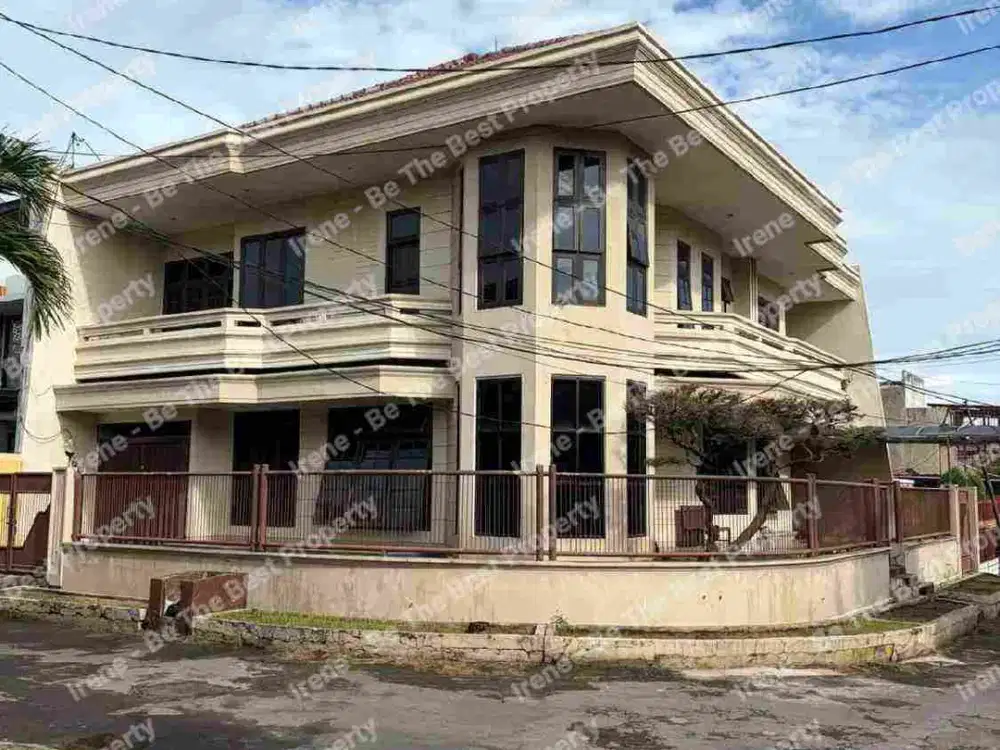 Dijual  Cepat Rumah  2 Lantai Darmo Harapan Posisi Hook Surabaya Barat