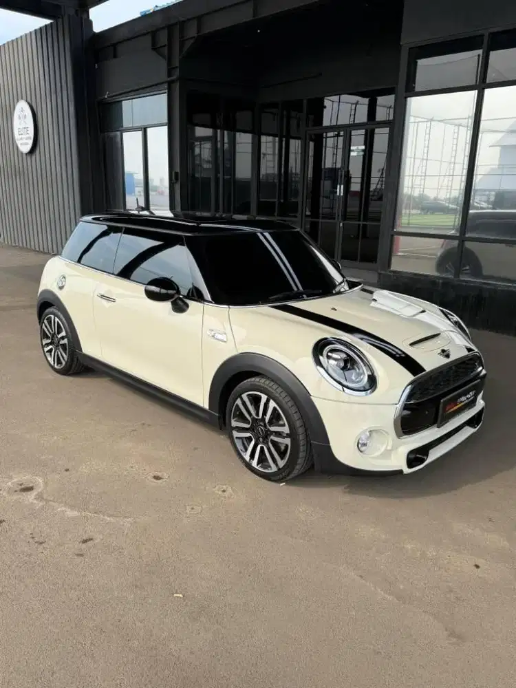 Mini Cooper S 2.0 Doors A/T 2019,KM 18 RB