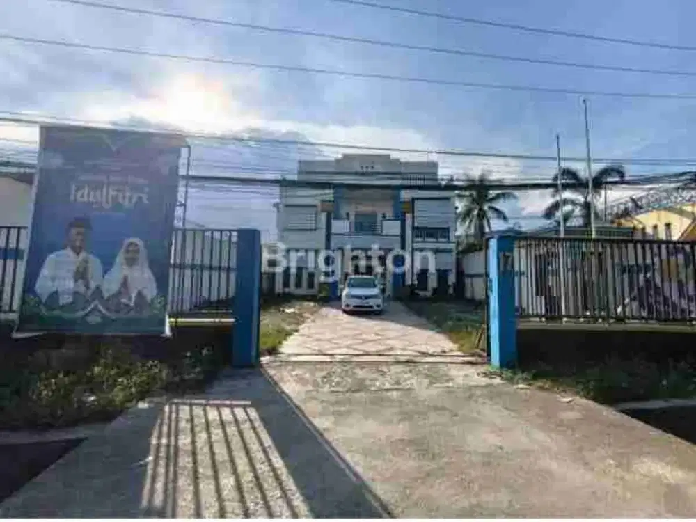 DISEWAKAN GEDUNG KANTOR DENGAN PARKIRAN LUAS LOKASI JL. MULAWARMAN