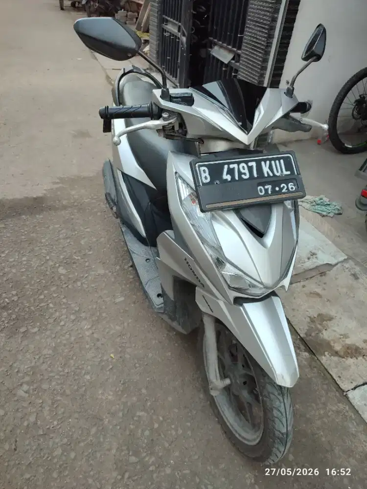 Beat Deluxe tahun 2021 km 44 rb