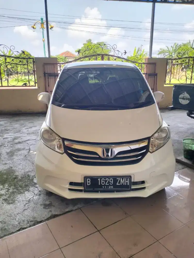 Freed 2013 matic tipe s 119 nego
