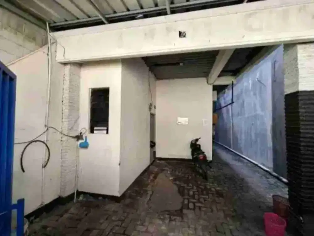 dijual murah kos 2 lantai kamar ada 7 legalitas SHM di kalideres jakarta barat
