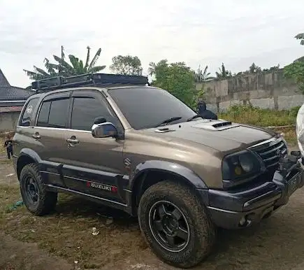 Suzuki Escudo 2001 Bensin
