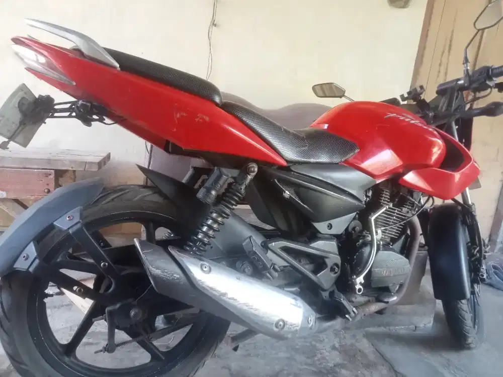 Dijual motor Bajaj Pulsar