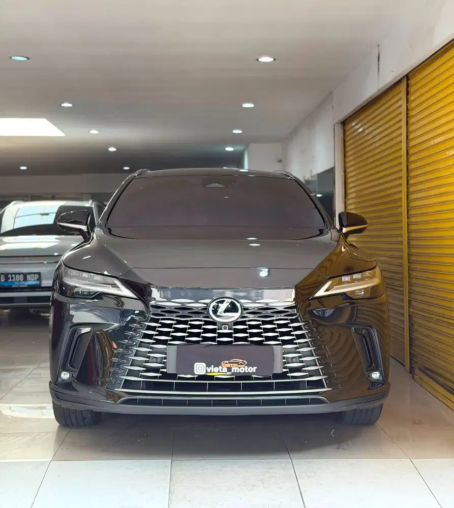 Lexus RX350 Hybrid 2023 October Automatic Hitam Metalik Vieta Motor