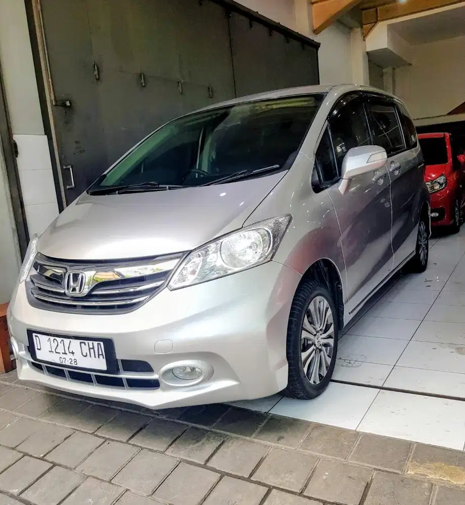 HONDA FREED 1.5 E (PSD) AT 2013