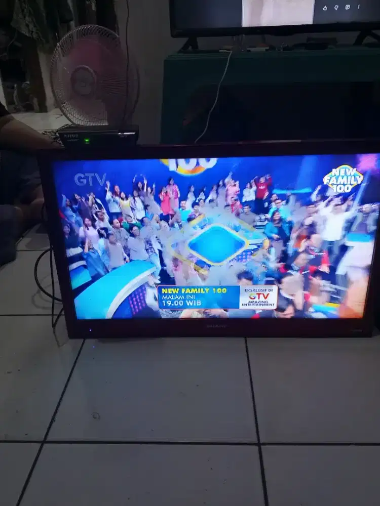 BU lcd tv sharp 24 inch analog kondisi bagus gambar jernih bisa dicek