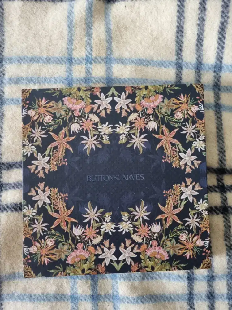 Kerudung Buttonscarves MFP Arctic Scarf 2026 Limited Edition Exclusive