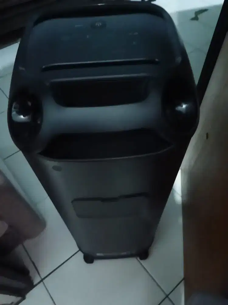 Di jual speaker aktif Sony kondisi masih bagus blm lama beli