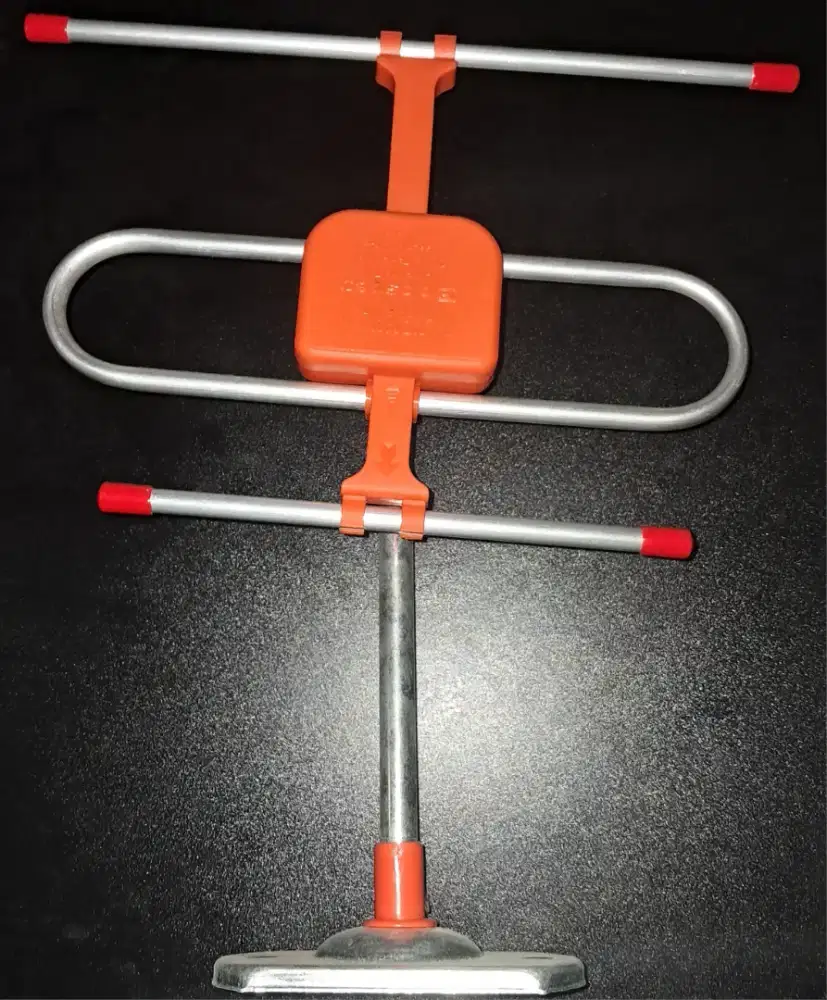 STB + ANTENA DIGITAL + CHARGER + SPEAKER