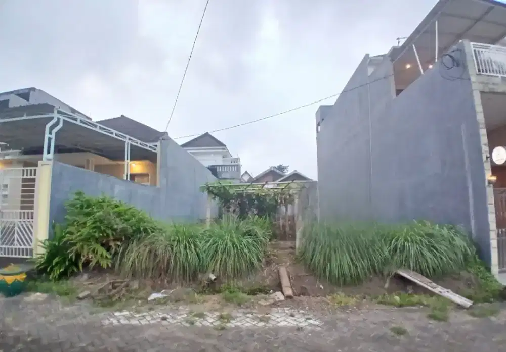 Tanah Luas 222 m² Area Balai Kota Among Tani Ponpes Al Izzah