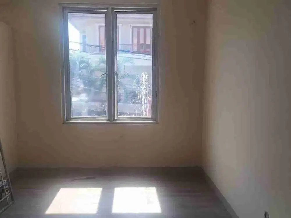 dijual murah rumah 2 lantai siap huni bebas banjir bisa kpr di taman palem lestari