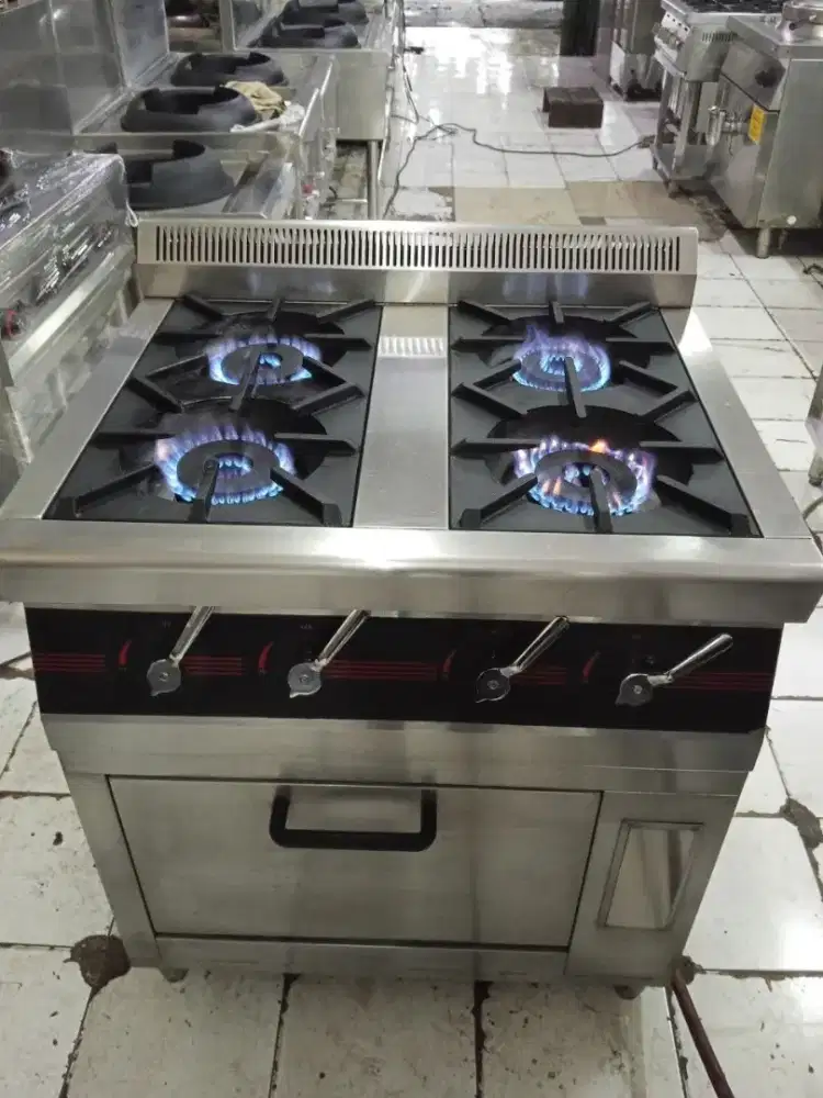 KOMPOR 4 TUNGKU LOOW PRESSURE 

UK 80x70x89

Harga : 5,5 jt